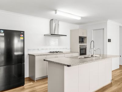 14 Berkeley Loop, Piara Waters