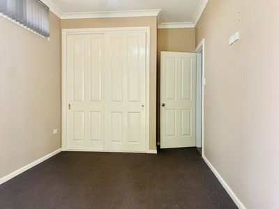 64 Crown Street, Dubbo