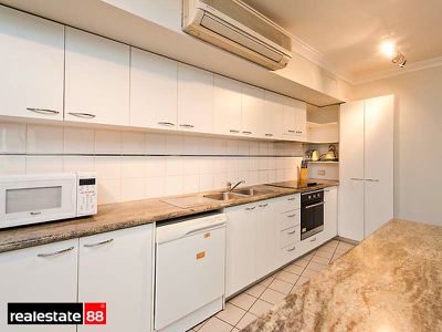 17 / 110 Mounts Bay Road, Perth