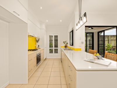 16 Hillcroft Place, Belmont