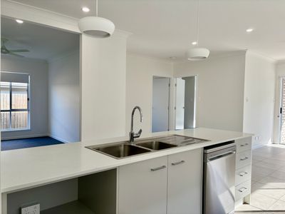 68 Balun Wy, Redland Bay
