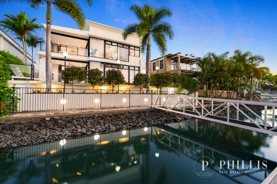 8061 Riverside Drive, Sanctuary Cove