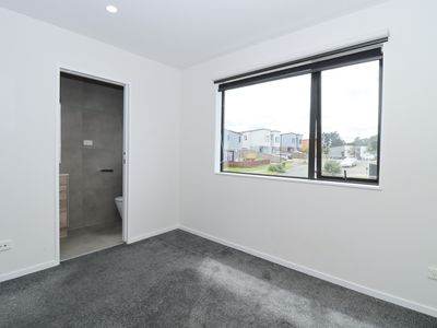 13B Crestview Rise, Papakura