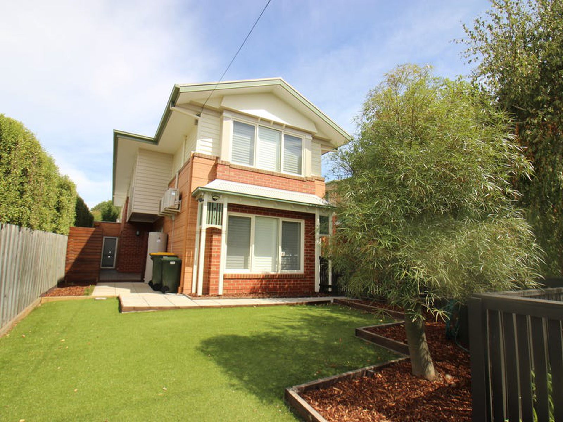 1 / 27 Roxby Street, Manifold Heights