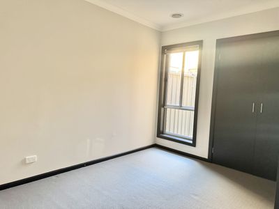 2 / 3 Rous Street, Wyndham Vale