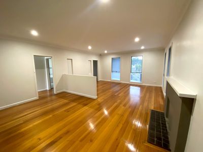 111 Greensborough Road, Macleod