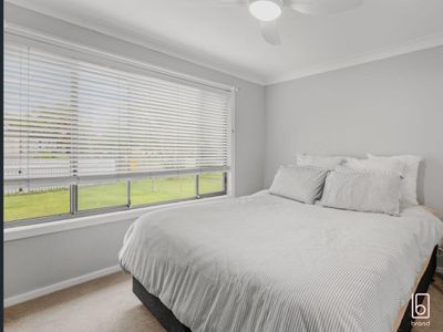 26 Warwick Avenue, Mannering Park