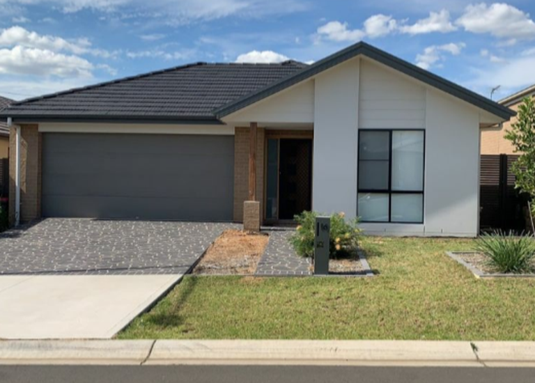 16 Taranga St, Gledswood Hills
