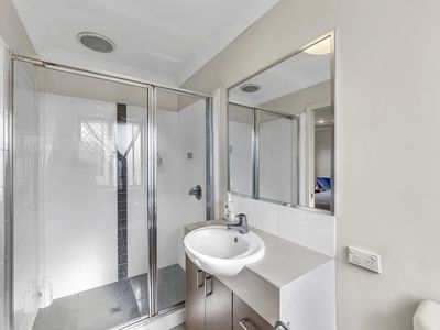 21 RONAYNE CIRCLE, One Mile
