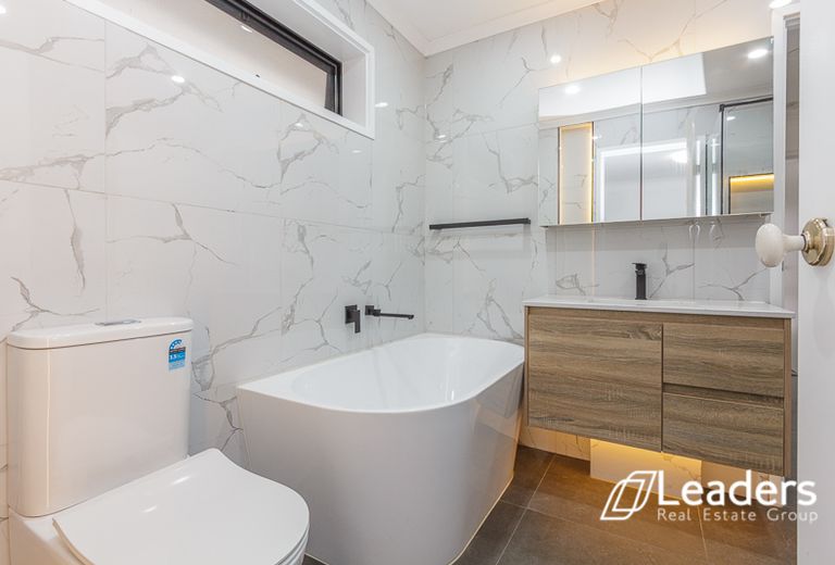 2 / 389 High Street Road, Mount Waverley