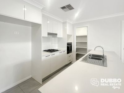63 Spears Drive, Dubbo