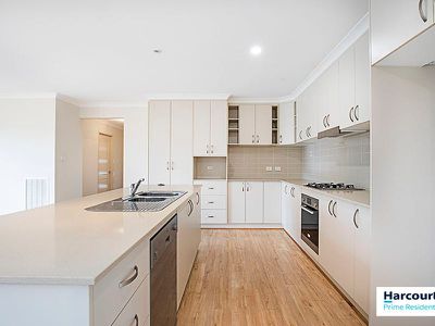 15 / McKenna Avenue, Yass