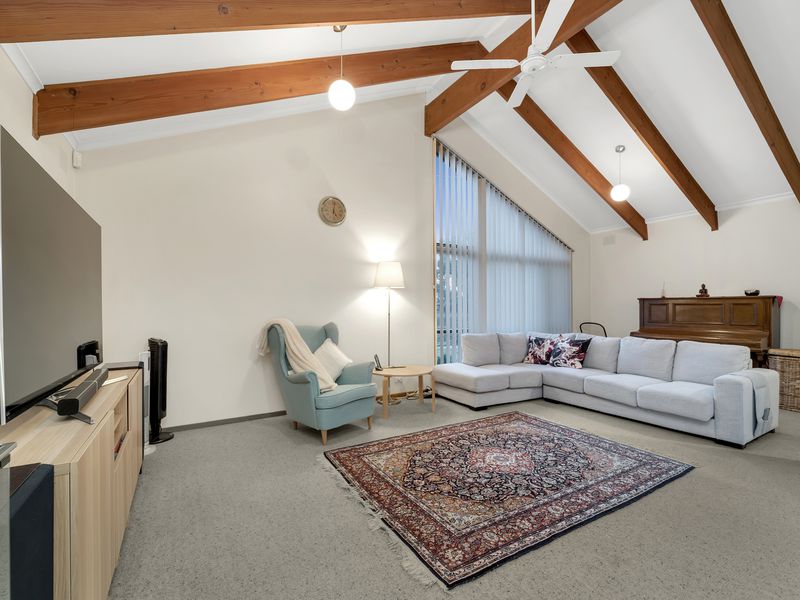 24 Bayliss Avenue, Hoppers Crossing