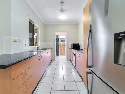 11 Buckingham Street, Gunn