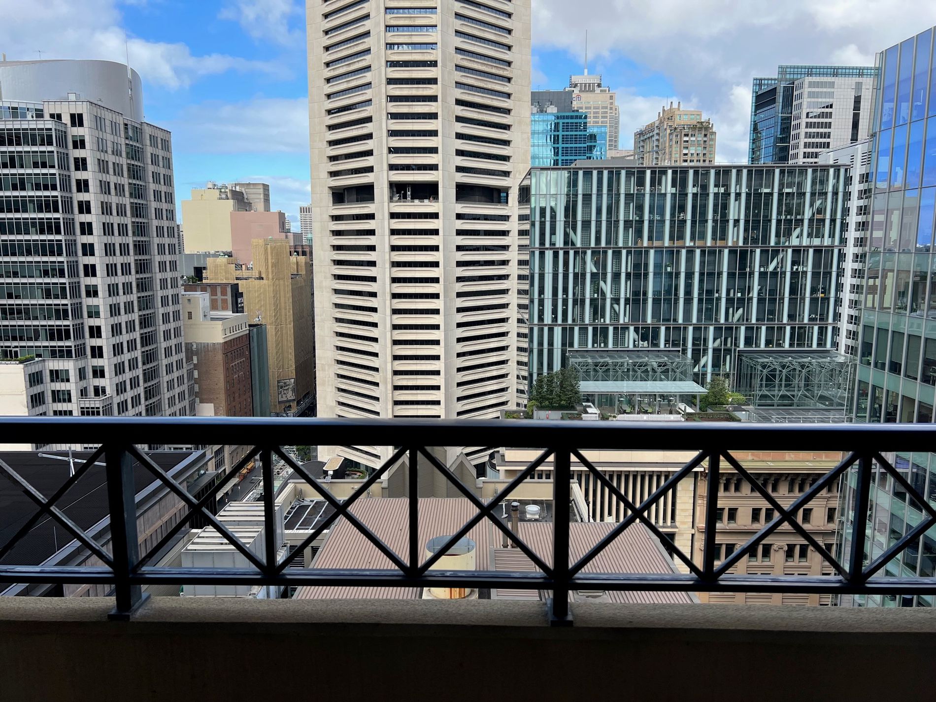 2403 / 1 Hosking Place, Sydney