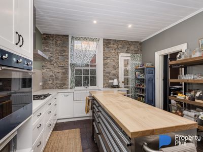 100 Railway Road, Elmore