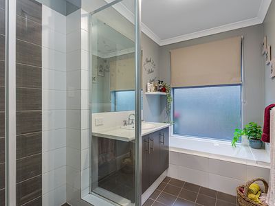 5 Brassie Terrace, Yanchep