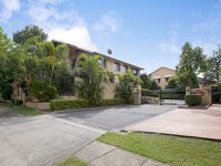 52 / 316  Long Street East, Graceville