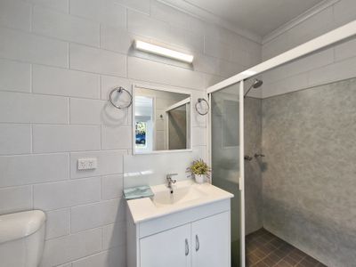 5 Tower Avenue, Atherton