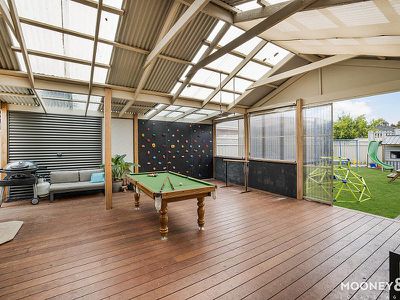 13 Weathertop Way, Cranbourne East