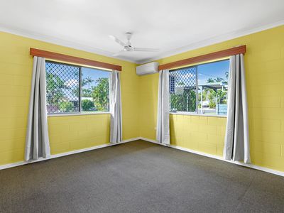 4 Wilcox Cl, Manoora