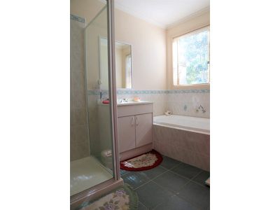 16 Longwood Rd, Avenel