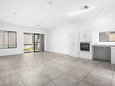 8C Stanmore Ct, Lynwood