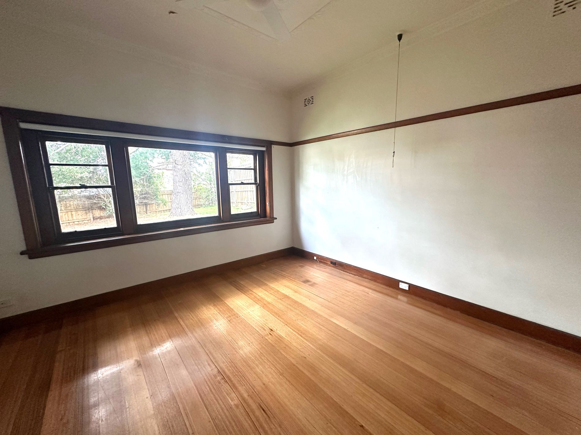 4 Cosy Gum Road, Carnegie