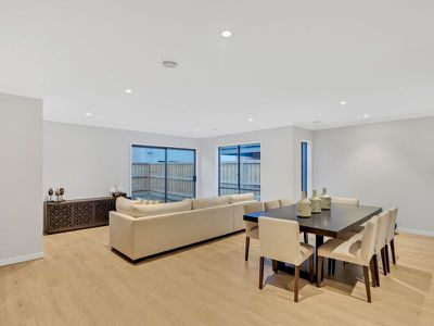 9 Anja Way , Clyde North