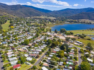 17 Freeburgh Avenue, Mount Beauty