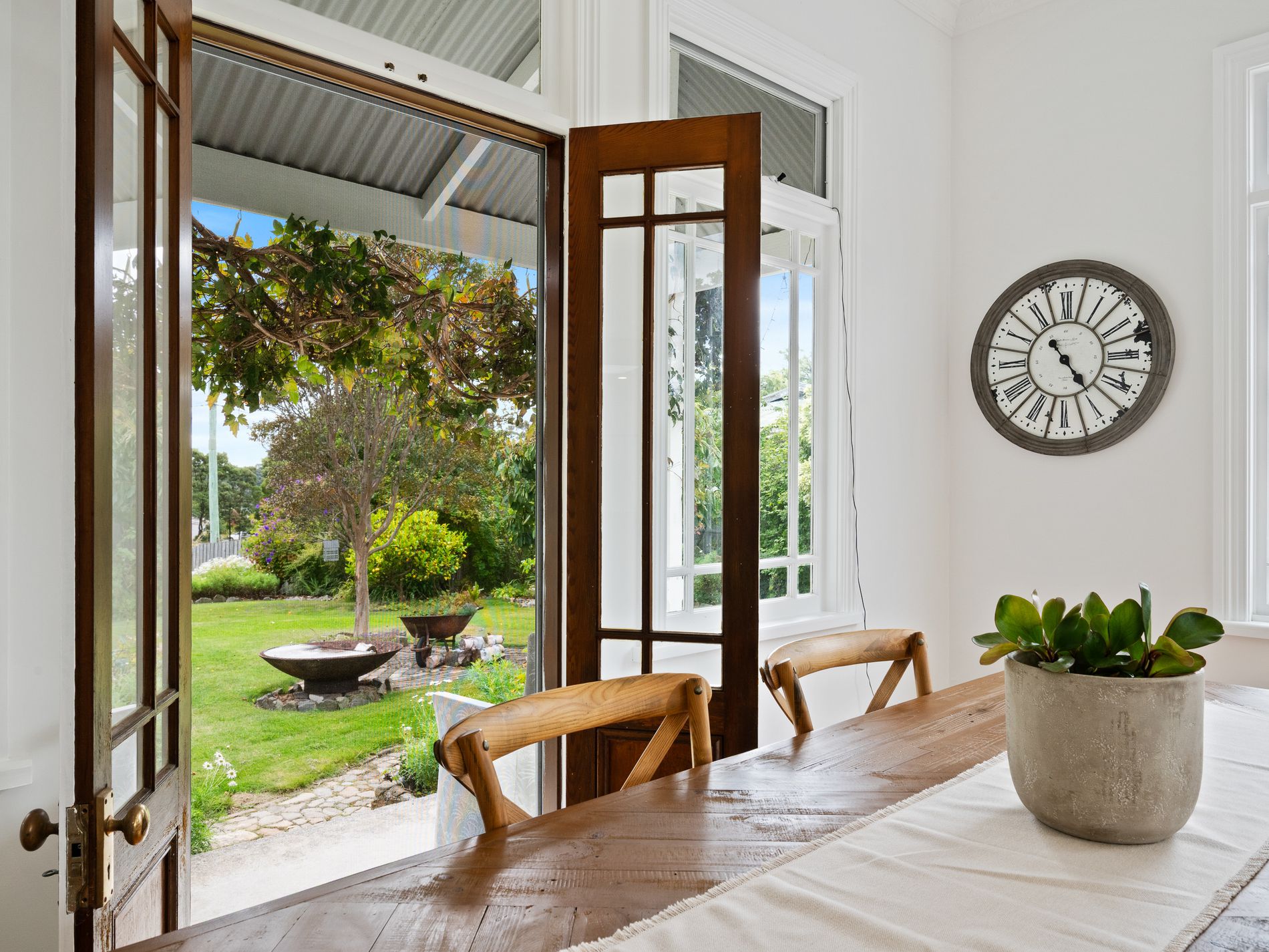 15 Woodbridge Hill Road, Woodbridge