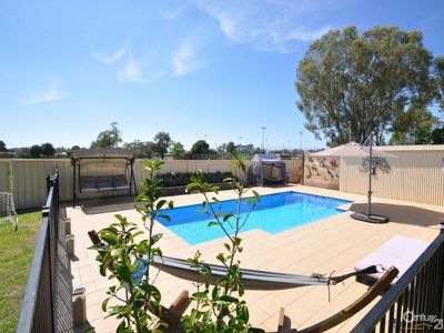 16 Mackay Drive, Dubbo