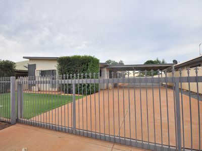 34 Minderoo Avenue, South Hedland