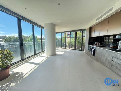 319 / 303 Botany Road, Zetland