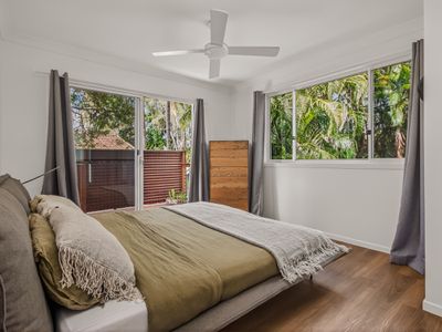 16 Gloria Street, South Golden Beach