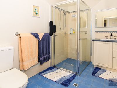 2 Maloney Close, Ocean Beach