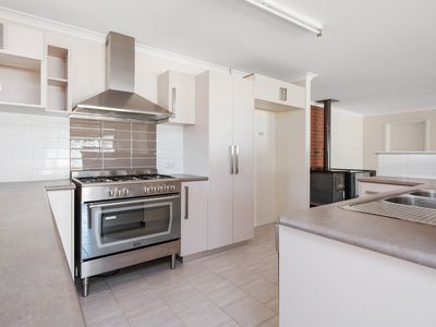 11 Davyhurst Drive, Hannans