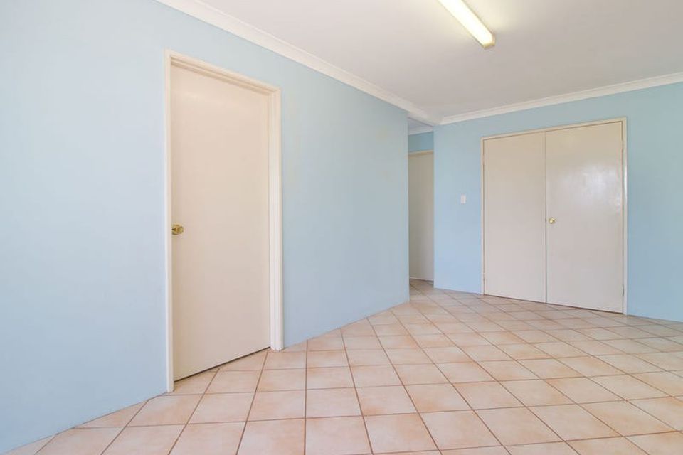 12 Mast Court , Waikiki