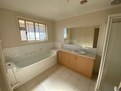 4 / 40-42 Kingsville Street, Kingsville
