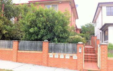 2 / 2a Barker Street, Kingsford
