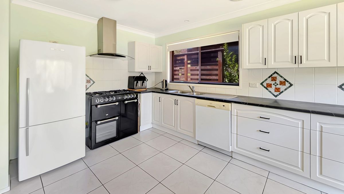 5 Tarourga Place, Dalmeny