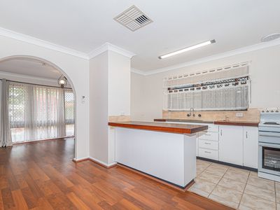 13 Mimosa Court, Kelmscott