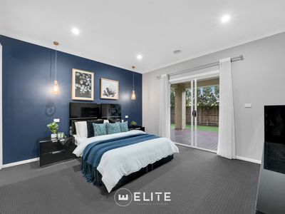 15 Tallrush Street, Clyde North