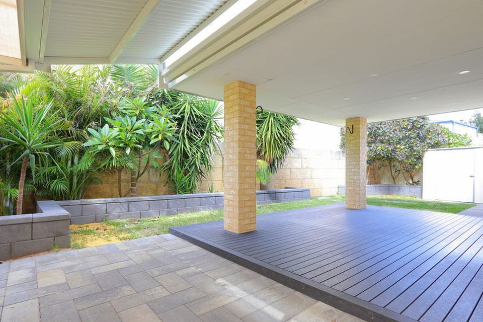 15 Yindana Boulevard, Lakelands