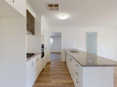 22 Dalbeattie Crescent, Dubbo