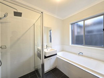 12 Henderson Drive, Tarneit