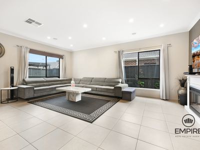 28 Yellowstone Avenue, Clyde