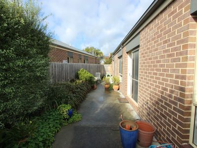 1 / 2 Pickett Crescent, Belmont