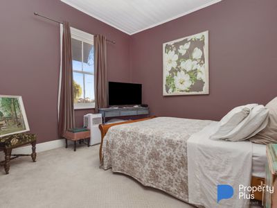 100 Railway Road, Elmore