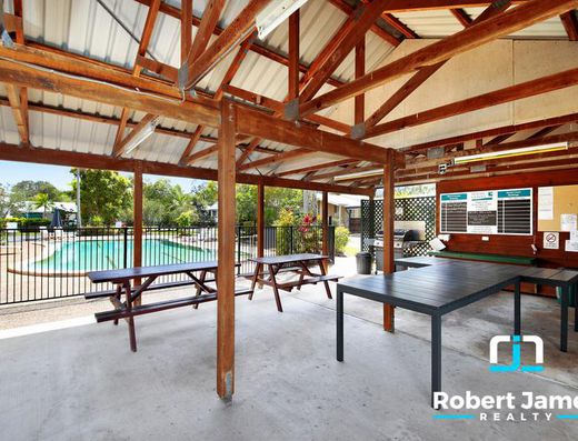 Furnished villa in lovely complex. Short term lease until end April 2026. image 16